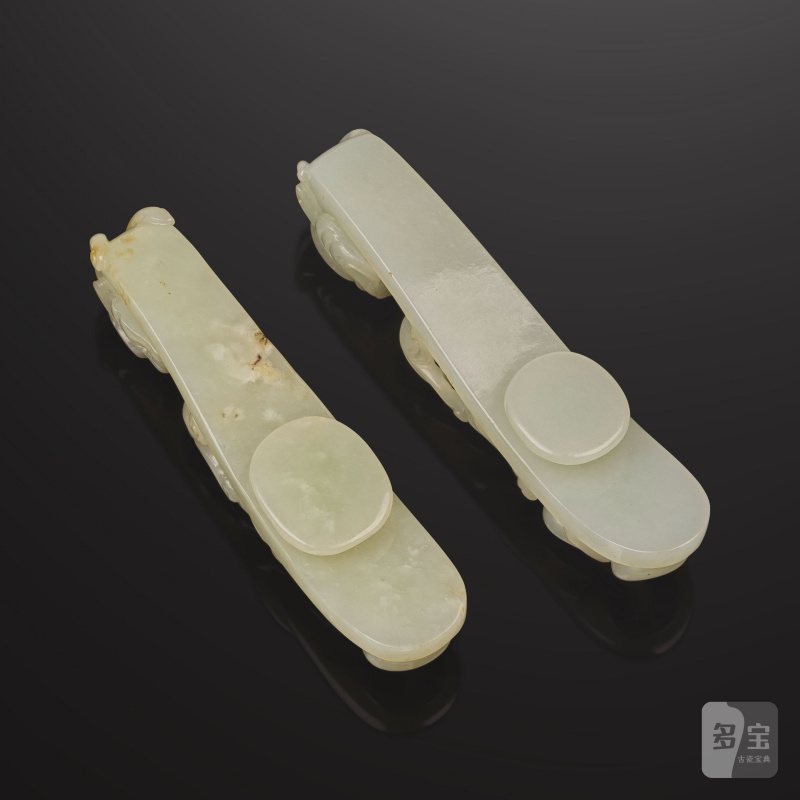 清 十九世紀 白玉龍紋帶鉤兩件 | DEUX BOUCLES DE CEINTURE EN JADE BLANC - 图4